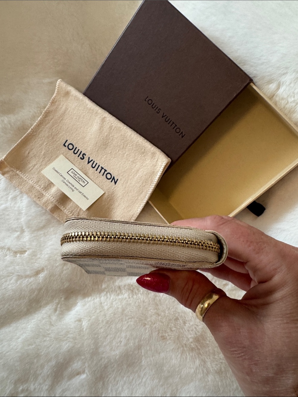 Louis Vuitton Damier Azur Zipped Wallet and coin pouch - Beige & Grey - Picture 6 of 16